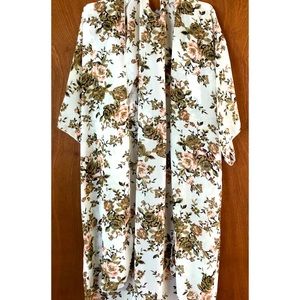 Very cute floral kimono! Never worn.